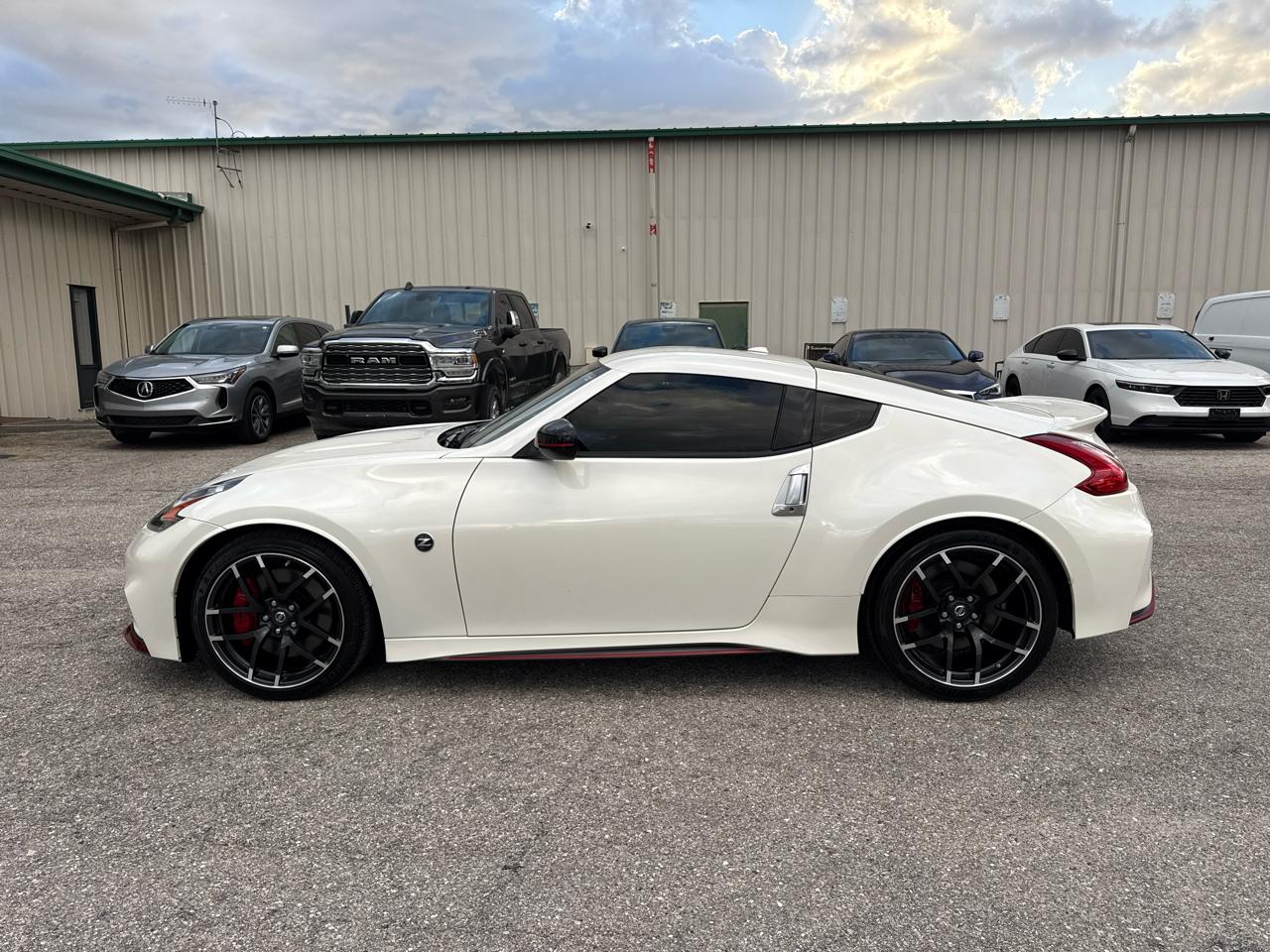 Nissan Z 370Z Coupe NISMO Tech 7AT 2017