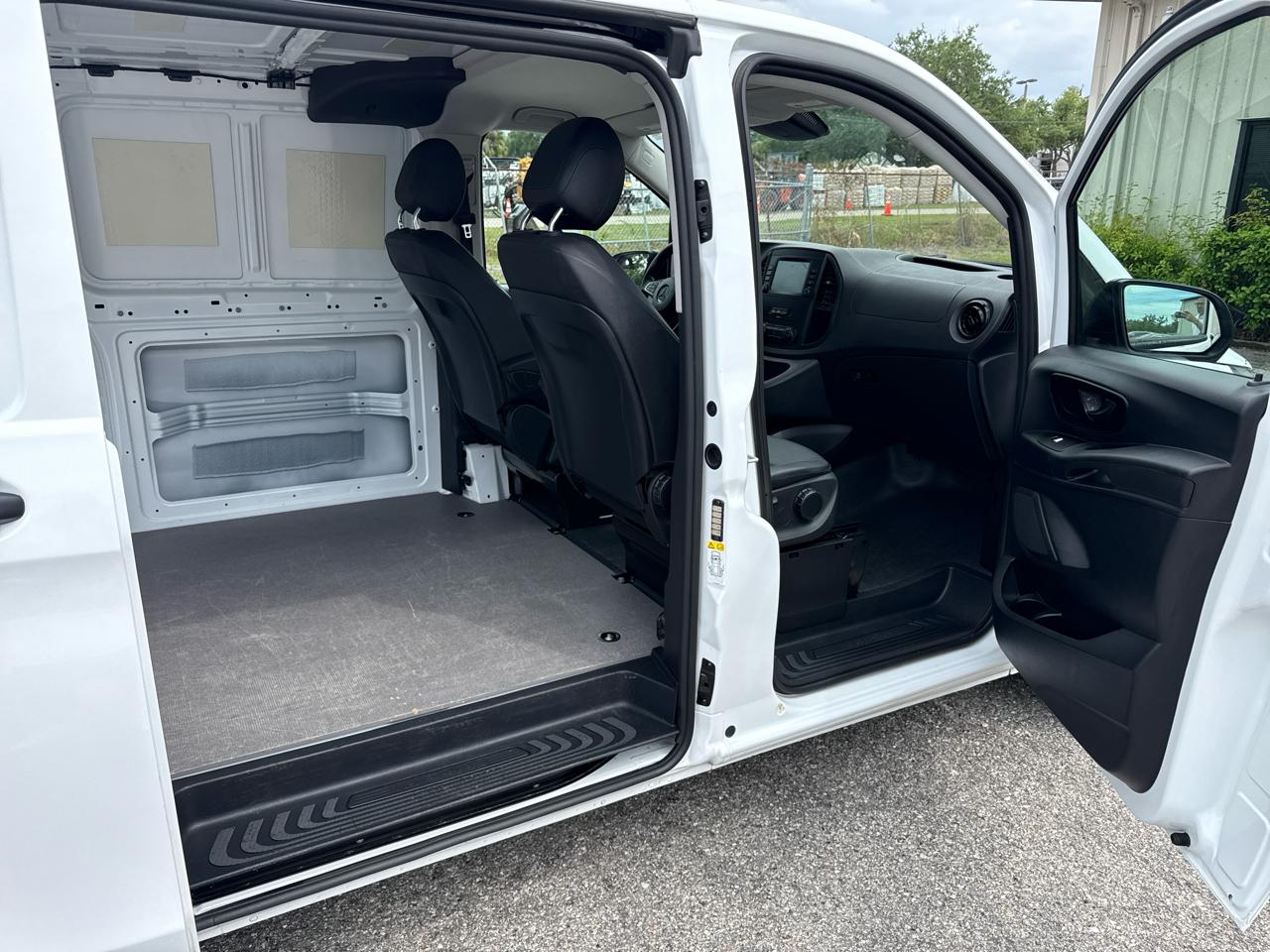 Mercedes-Benz Metris 126 WB Cargo 2023