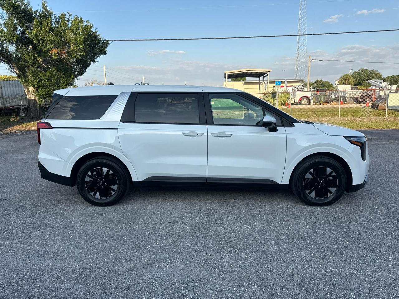 Kia Carnival Hybrid LXS 2026