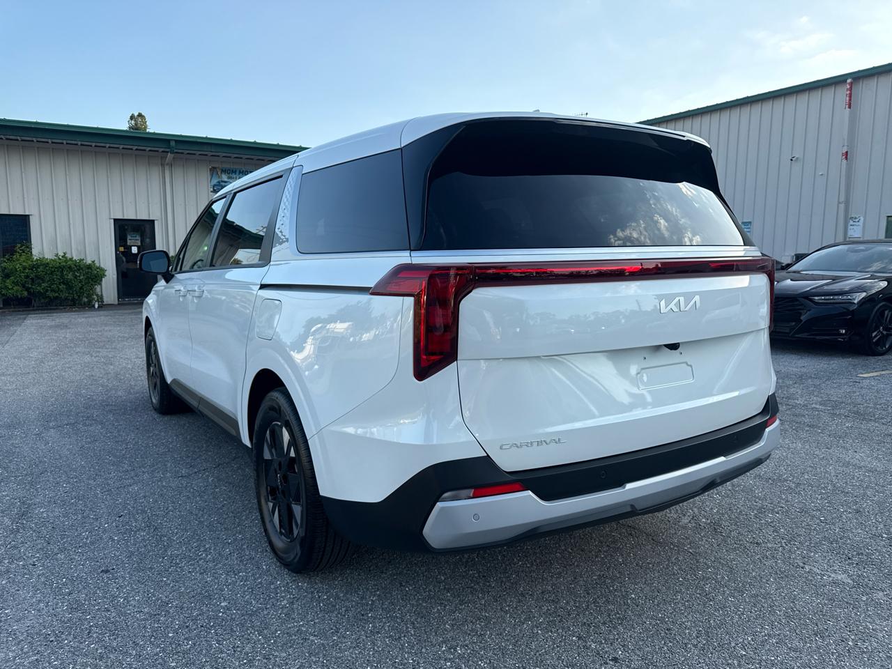 Kia Carnival Hybrid LXS 2026