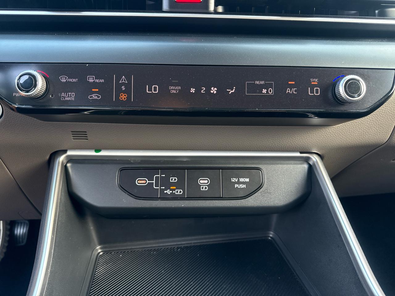 Kia Carnival Hybrid LXS 2026