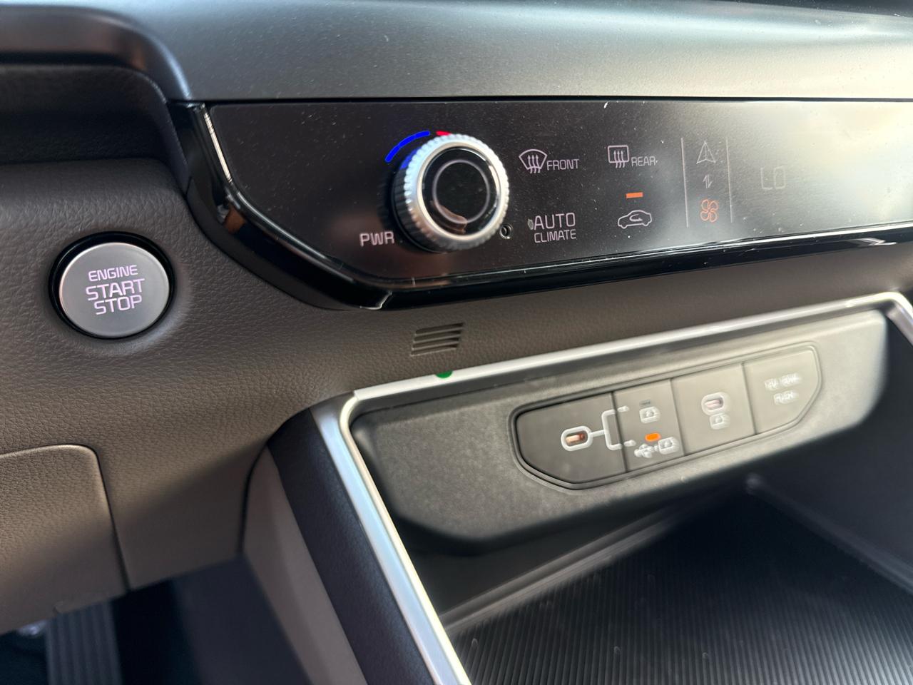 Kia Carnival Hybrid LXS 2026