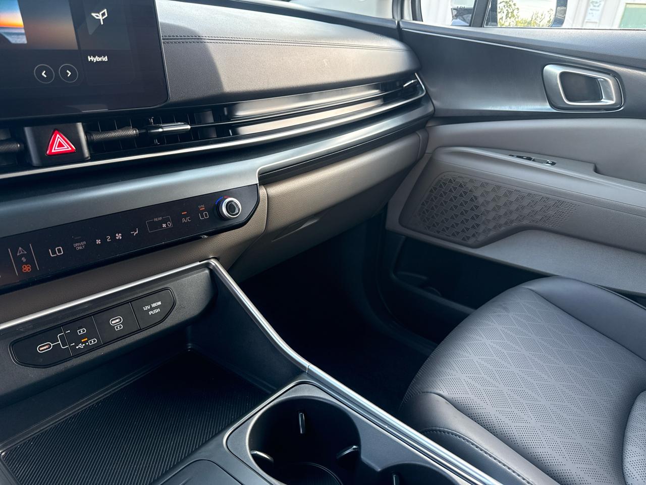 Kia Carnival Hybrid LXS 2026