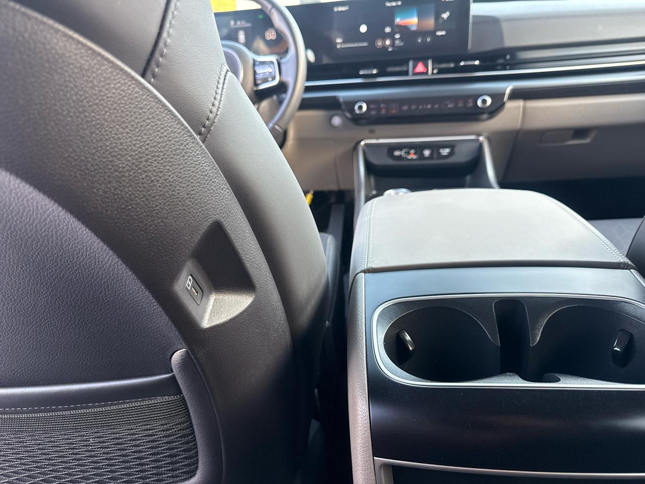 Kia Carnival Hybrid LXS 2026