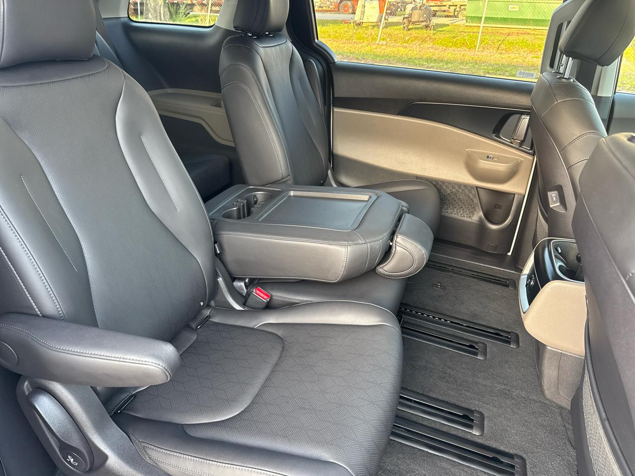 Kia Carnival Hybrid LXS 2026