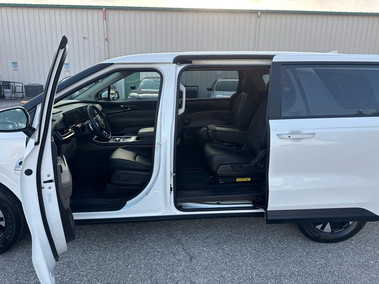 Kia Carnival Hybrid LXS 2026