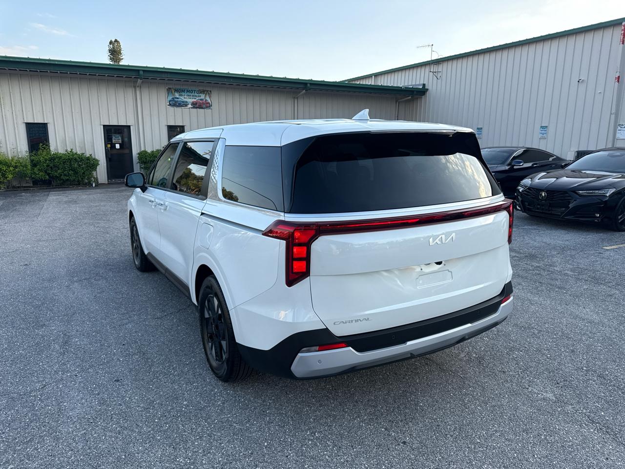 Kia Carnival Hybrid LXS 2026