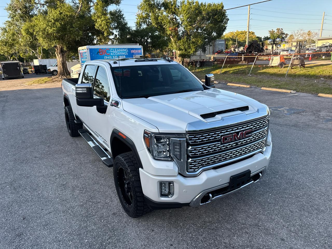 GMC Sierra 2500HD Denali Crew Cab 4WD SB 2022