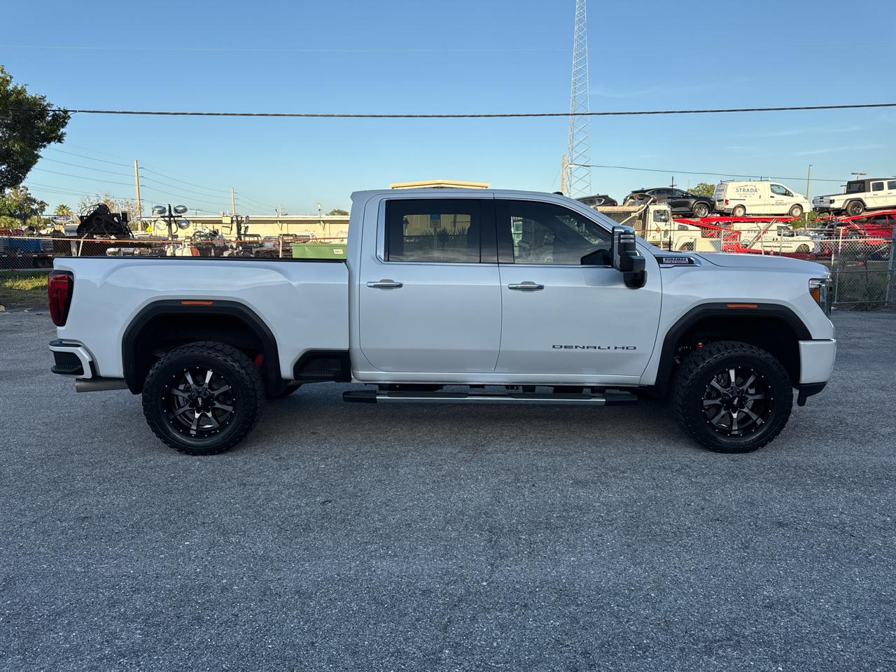 GMC Sierra 2500HD Denali Crew Cab 4WD SB 2022