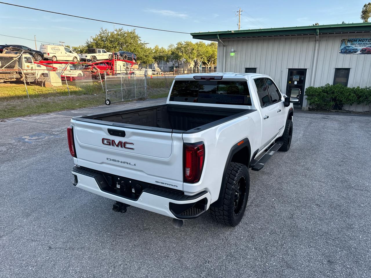 GMC Sierra 2500HD Denali Crew Cab 4WD SB 2022