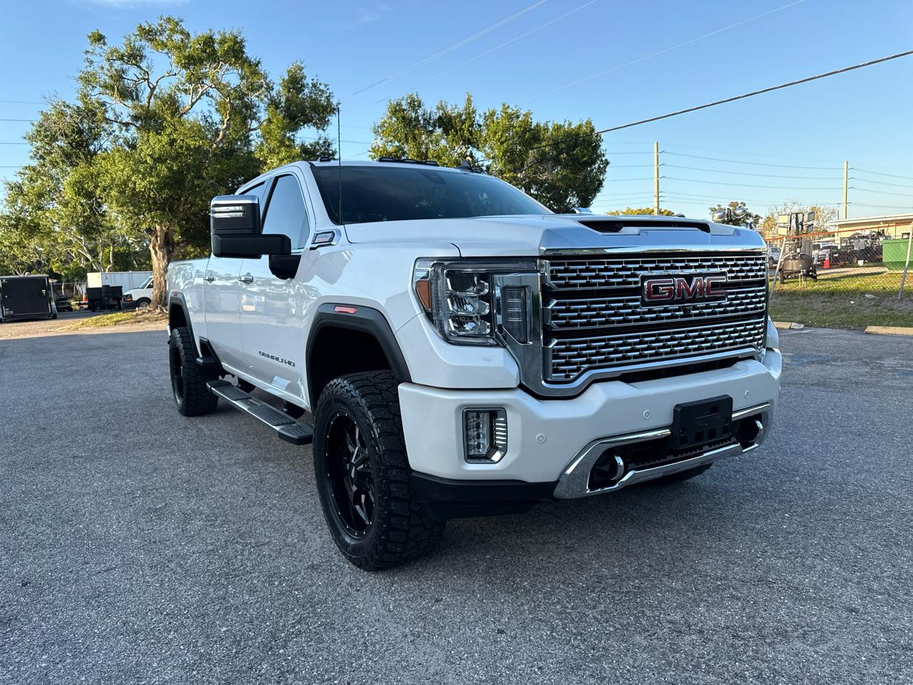 GMC Sierra 2500HD Denali Crew Cab 4WD SB 2022