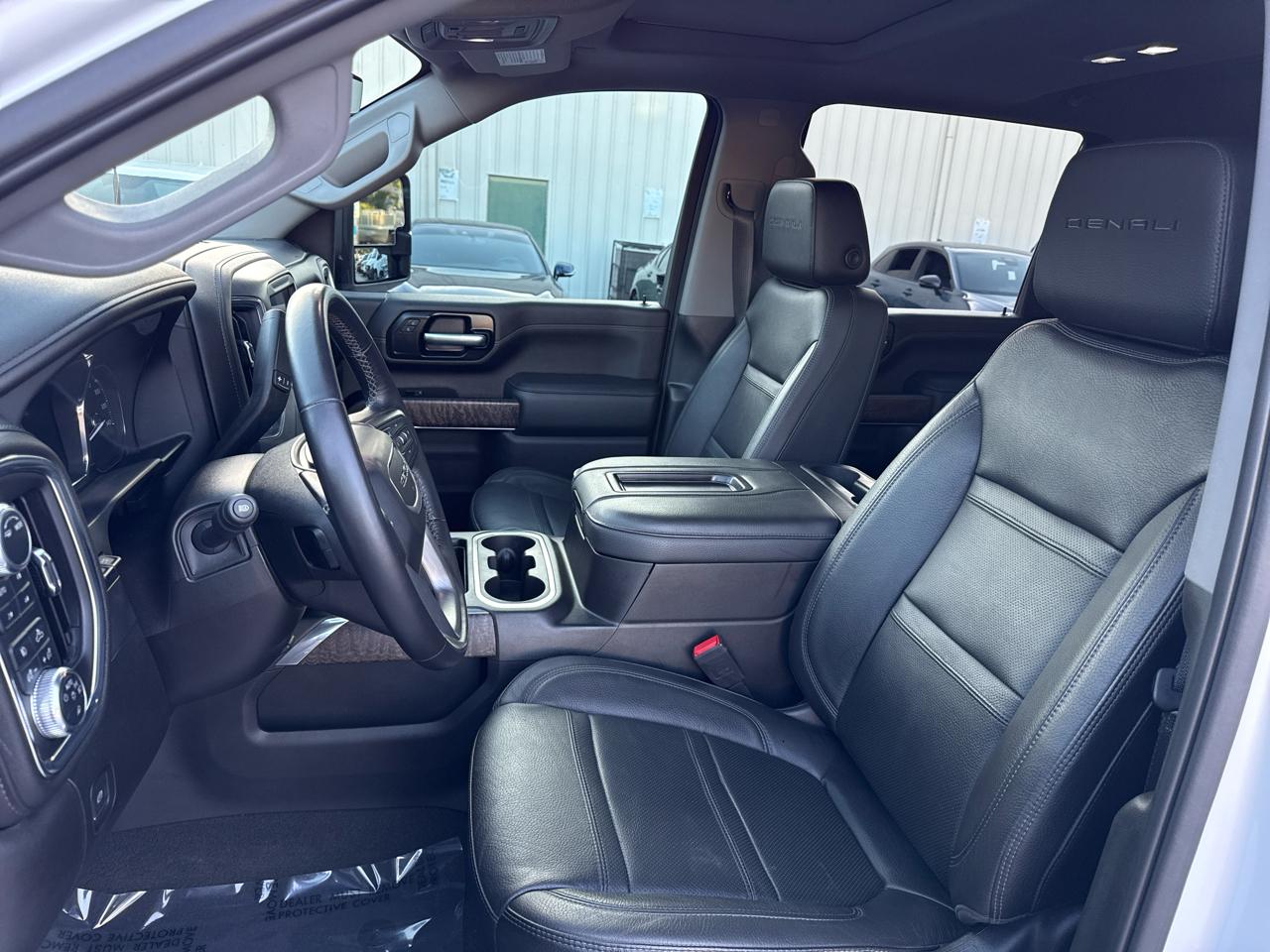 GMC Sierra 2500HD Denali Crew Cab 4WD SB 2022