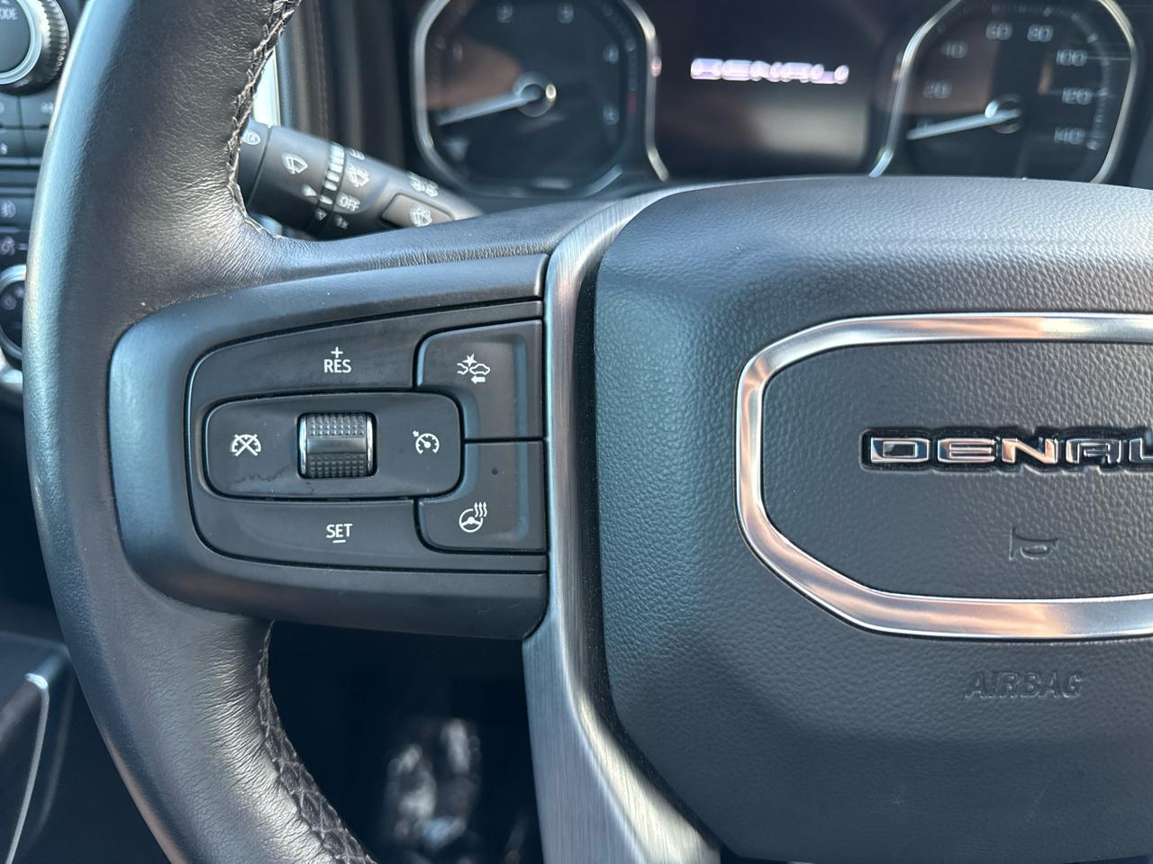 GMC Sierra 2500HD Denali Crew Cab 4WD SB 2022