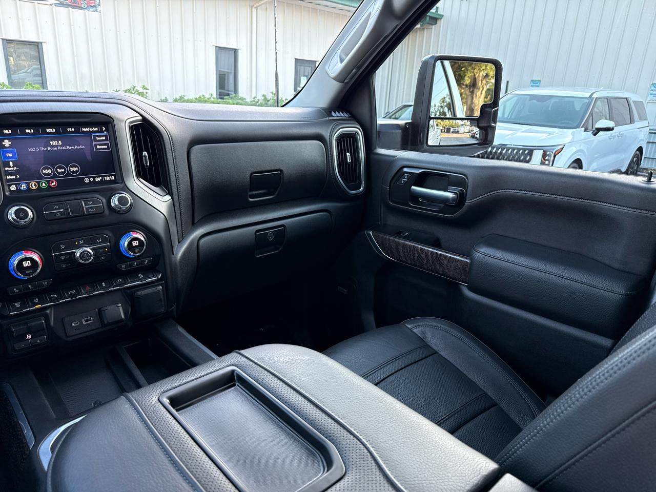 GMC Sierra 2500HD Denali Crew Cab 4WD SB 2022