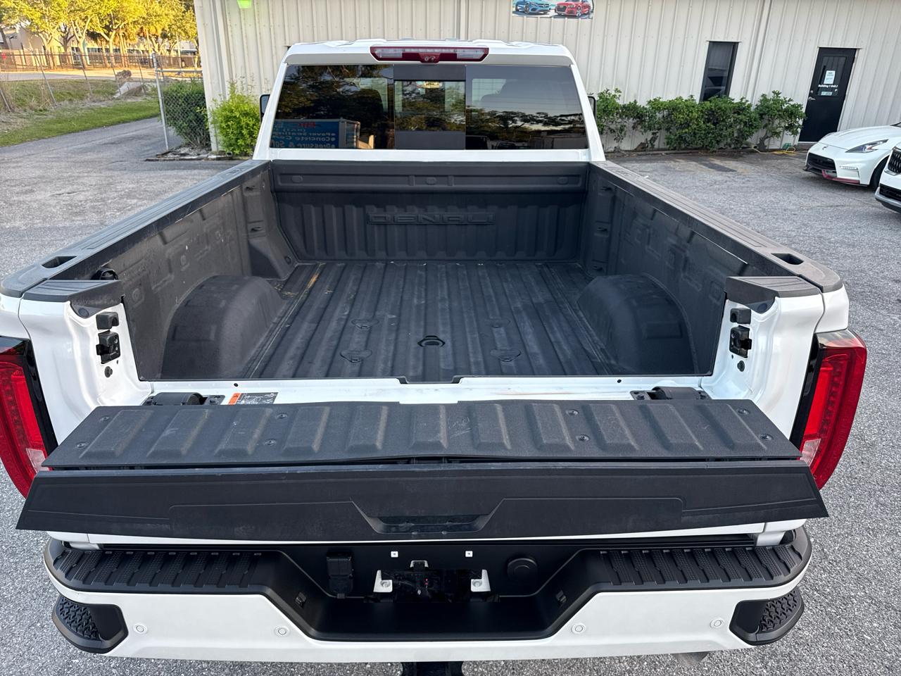 GMC Sierra 2500HD Denali Crew Cab 4WD SB 2022