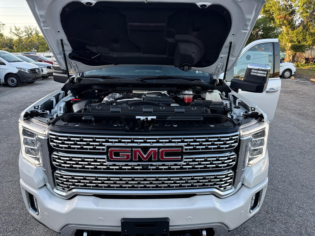 GMC Sierra 2500HD Denali Crew Cab 4WD SB 2022