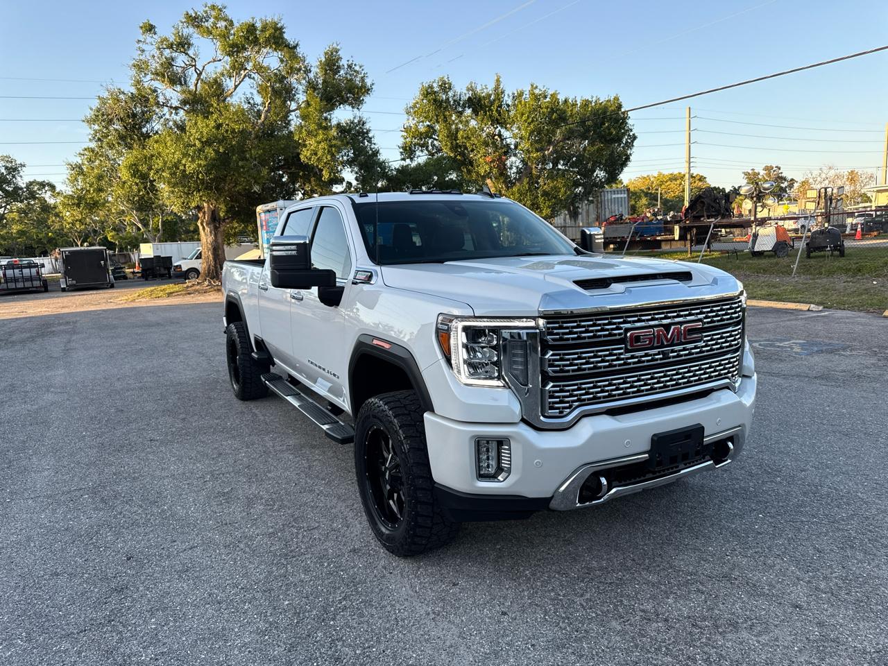 GMC Sierra 2500HD Denali Crew Cab 4WD SB 2022