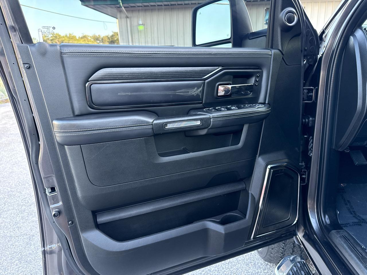 RAM 2500 Limited Crew Cab SWB 4WD 2023