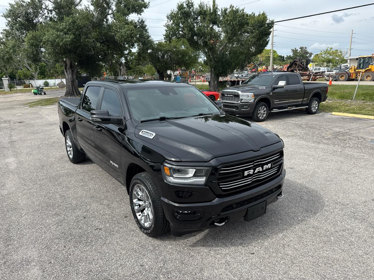 RAM 1500 Laramie Crew Cab SWB 2WD 2023