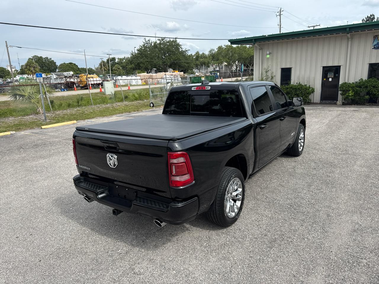 RAM 1500 Laramie Crew Cab SWB 2WD 2023