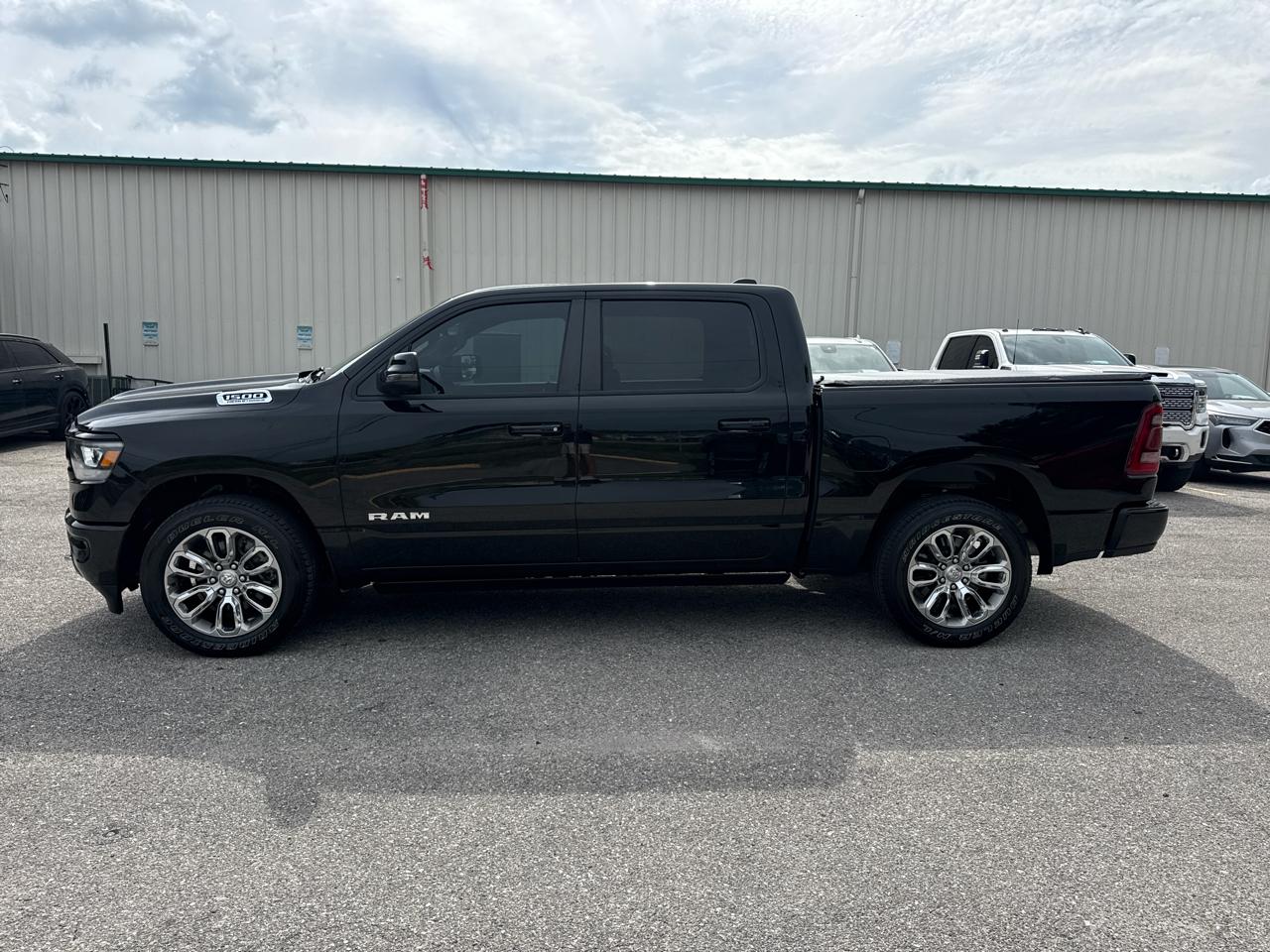 RAM 1500 Laramie Crew Cab SWB 2WD 2023