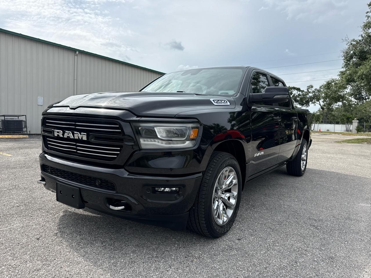 RAM 1500 Laramie Crew Cab SWB 2WD 2023