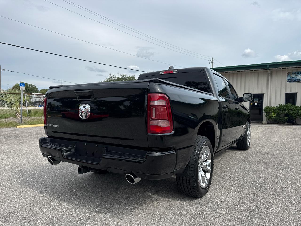 RAM 1500 Laramie Crew Cab SWB 2WD 2023
