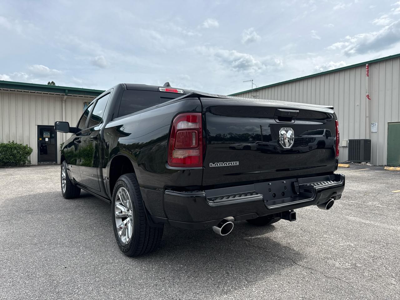 RAM 1500 Laramie Crew Cab SWB 2WD 2023