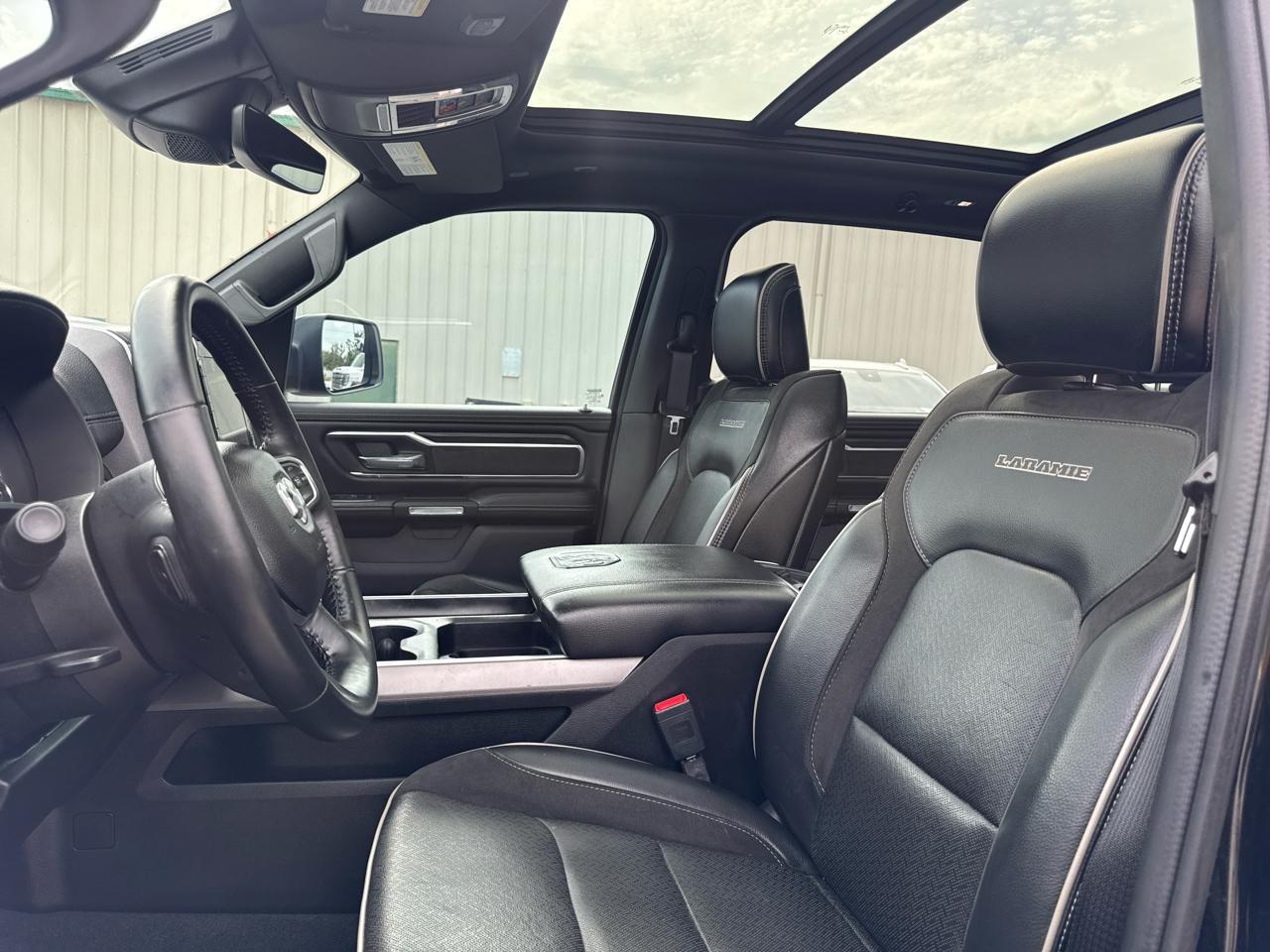RAM 1500 Laramie Crew Cab SWB 2WD 2023