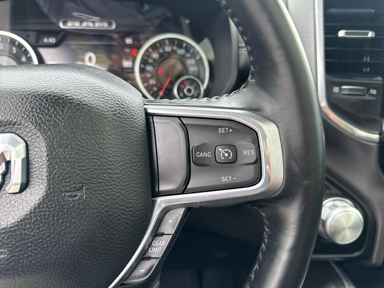 RAM 1500 Laramie Crew Cab SWB 2WD 2023