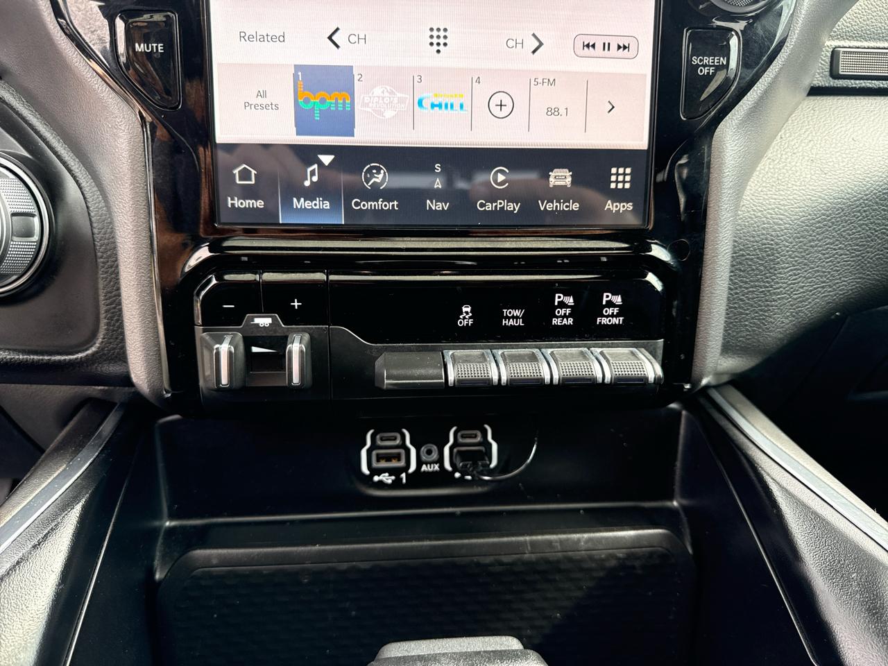 RAM 1500 Laramie Crew Cab SWB 2WD 2023