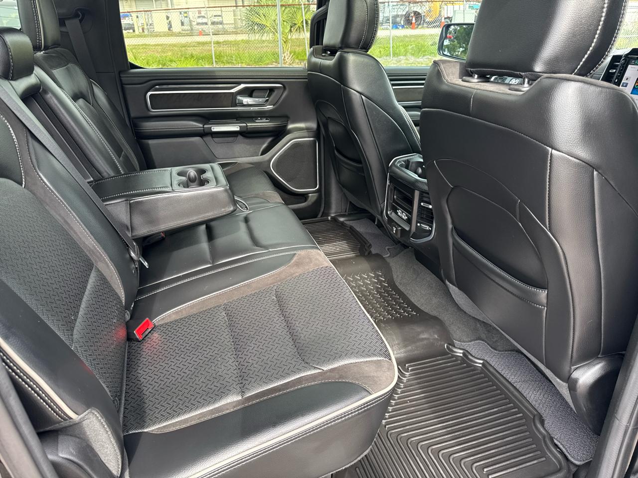 RAM 1500 Laramie Crew Cab SWB 2WD 2023