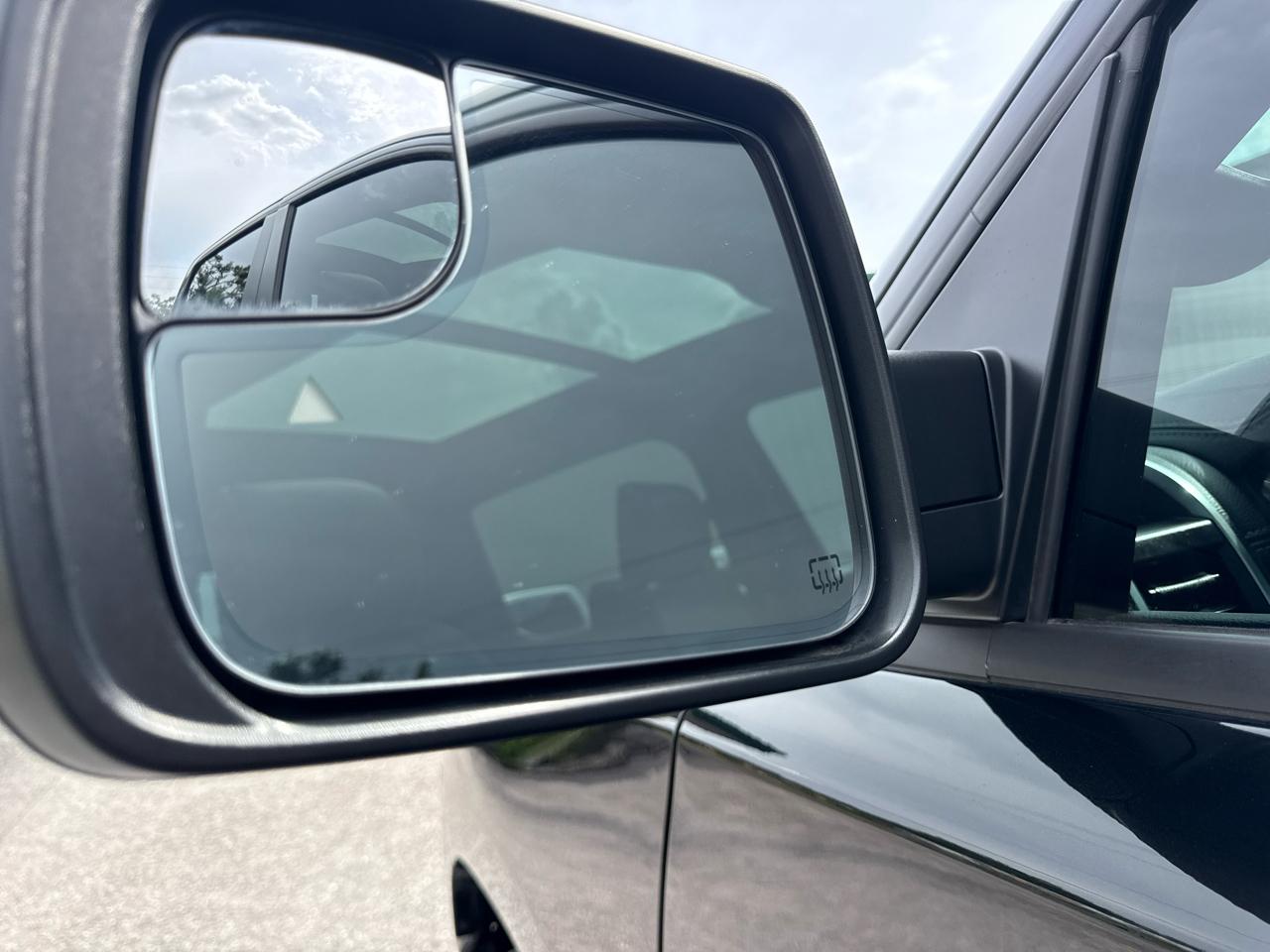 RAM 1500 Laramie Crew Cab SWB 2WD 2023