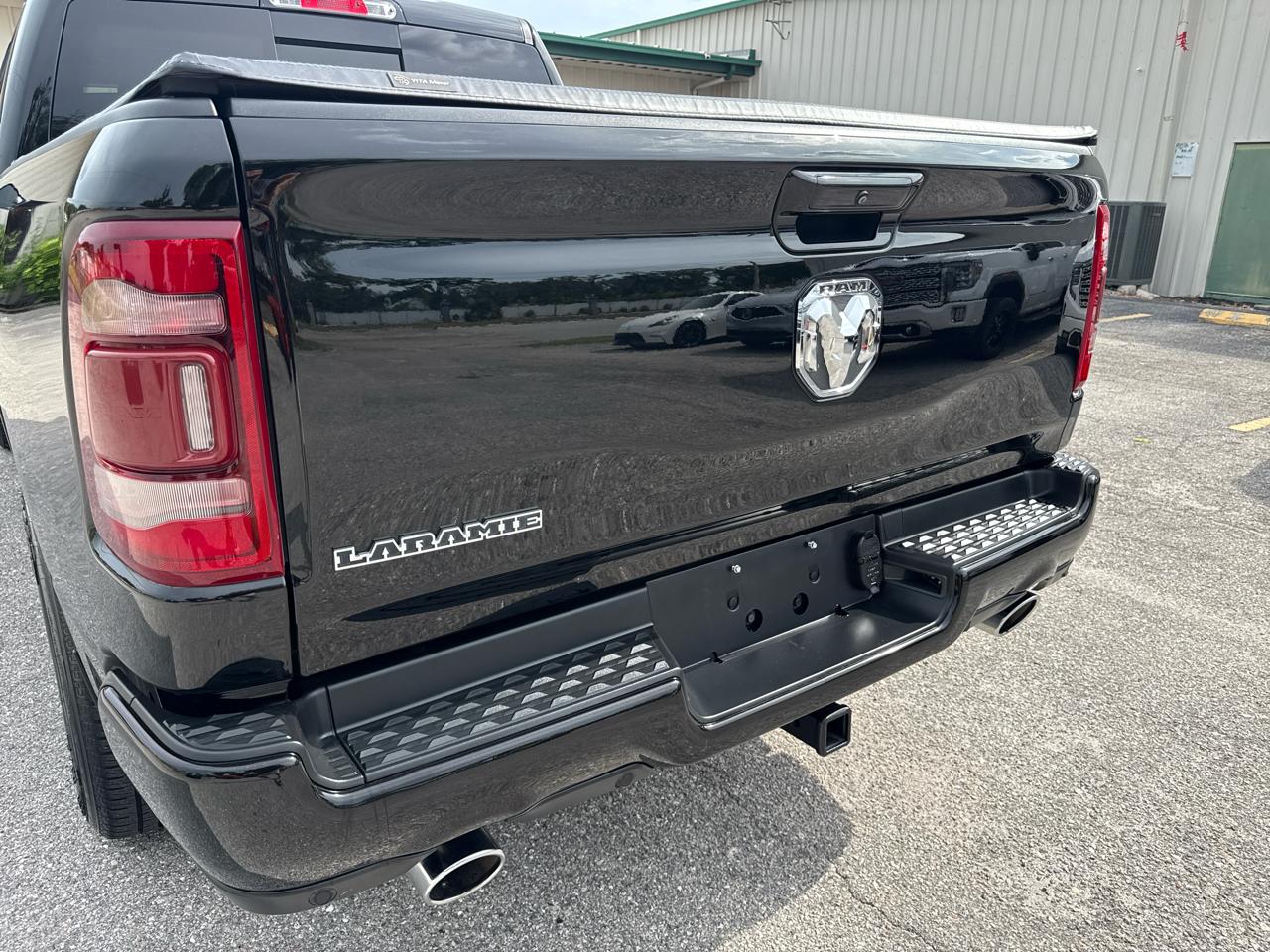 RAM 1500 Laramie Crew Cab SWB 2WD 2023