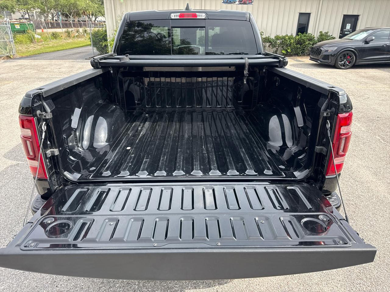 RAM 1500 Laramie Crew Cab SWB 2WD 2023