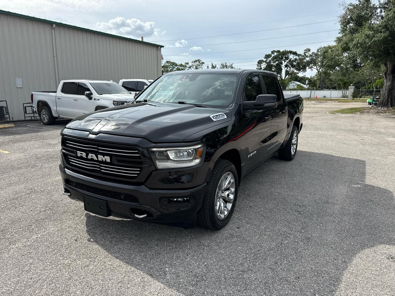 RAM 1500 Laramie Crew Cab SWB 2WD 2023