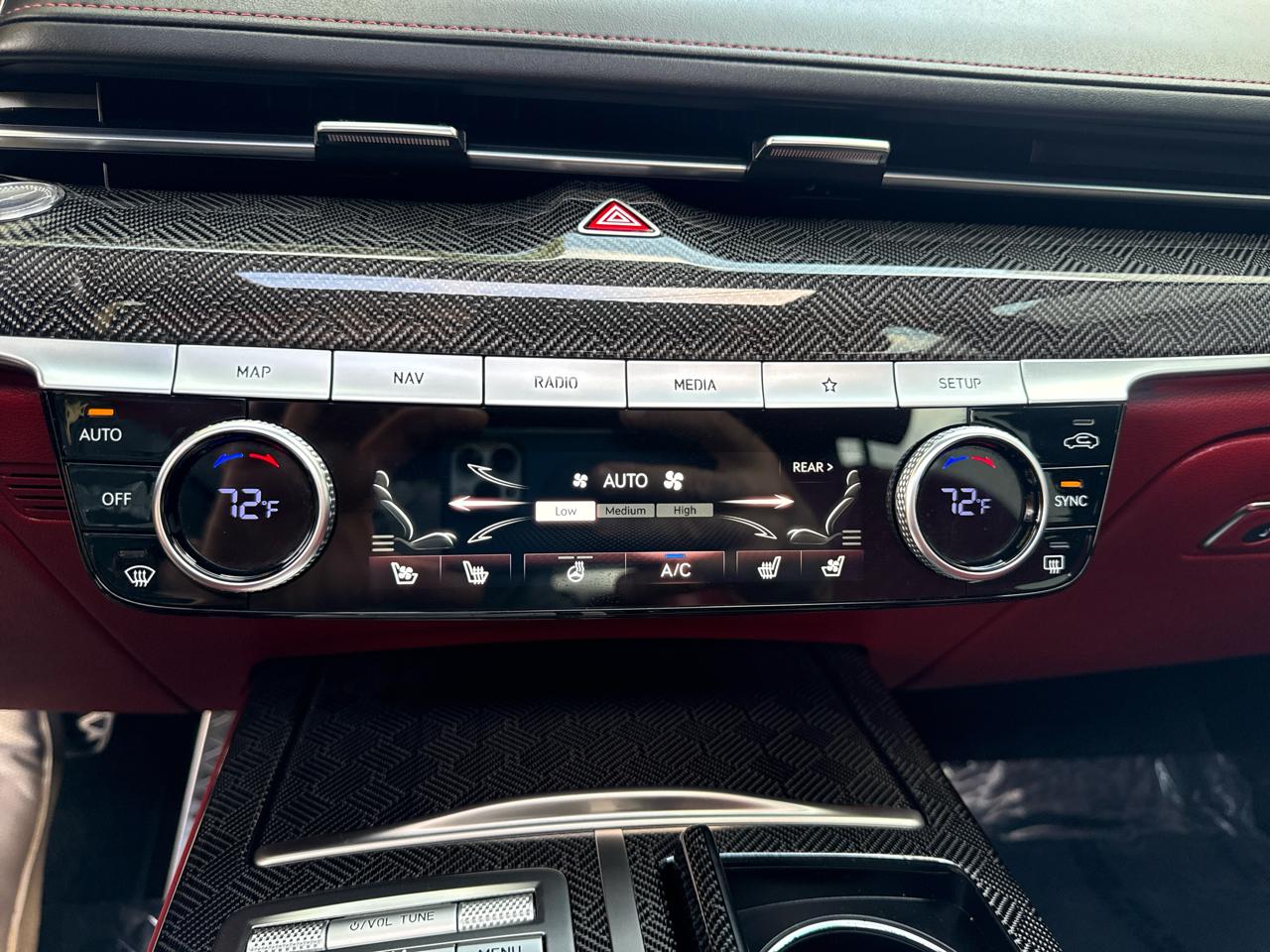 Genesis G80  2023