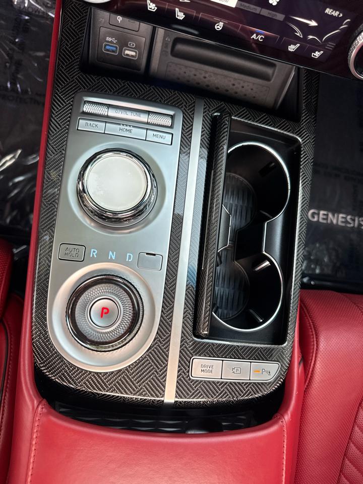 Genesis G80  2023