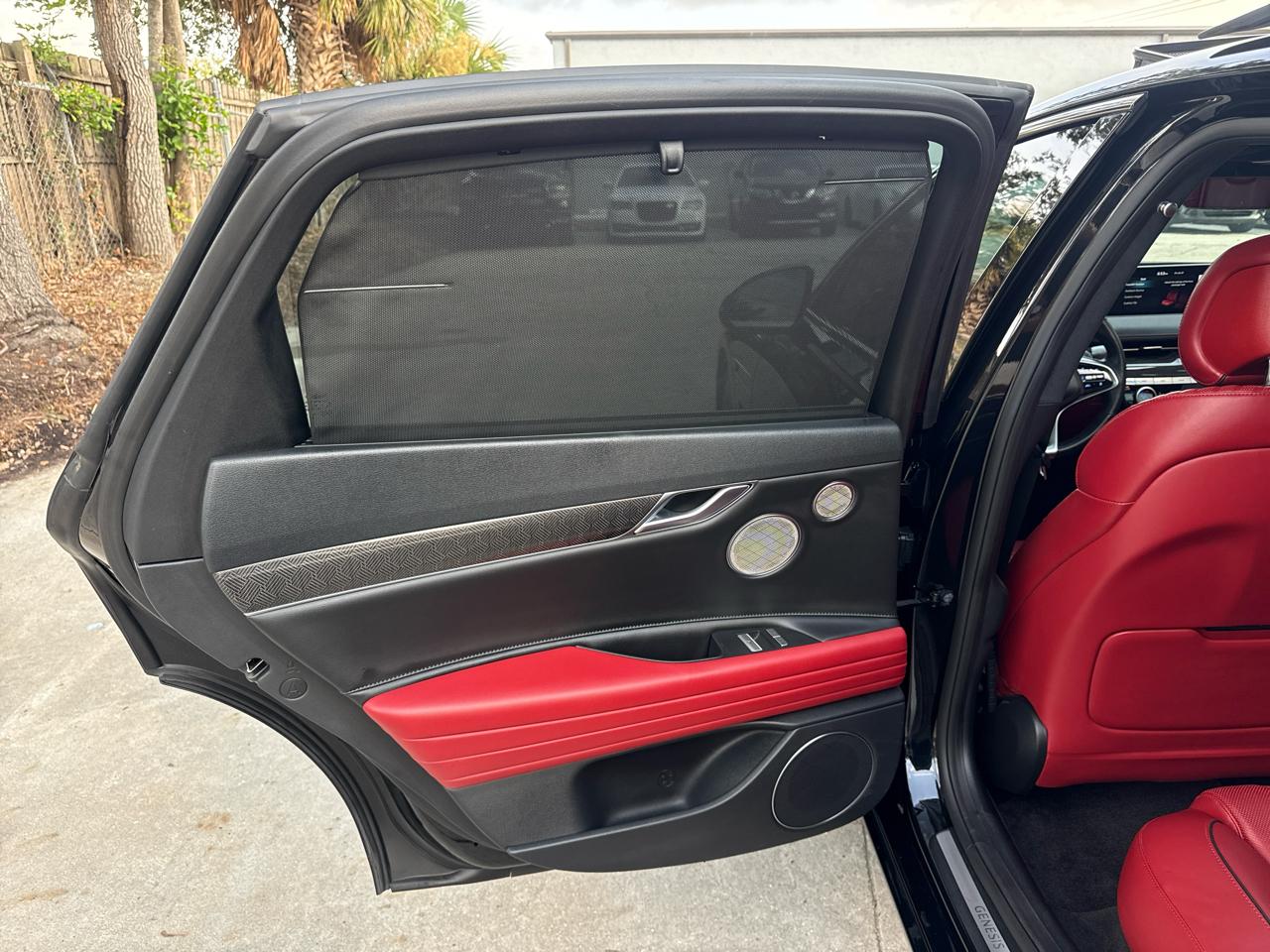 Genesis G80  2023