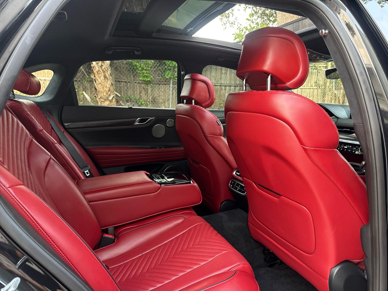 Genesis G80  2023