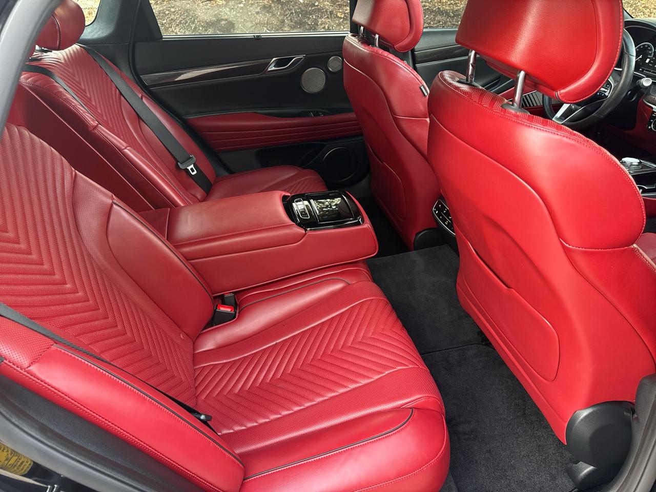 Genesis G80  2023