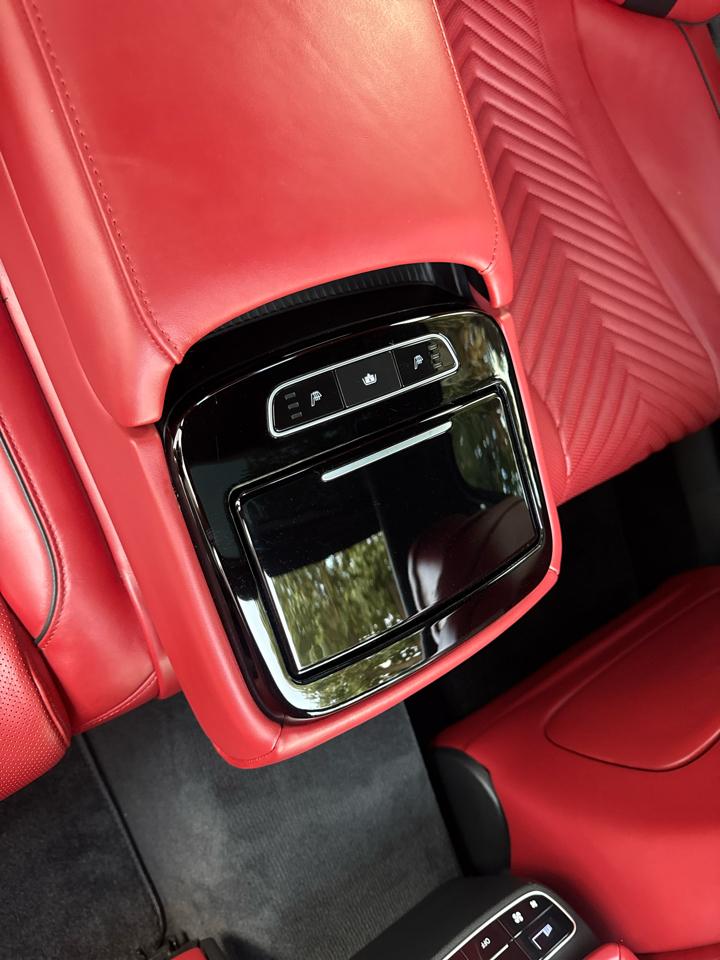 Genesis G80  2023