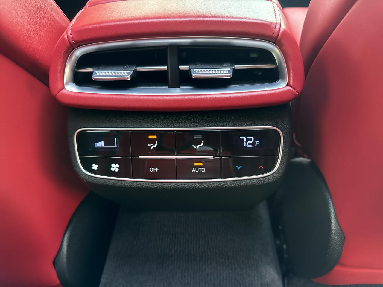 Genesis G80  2023