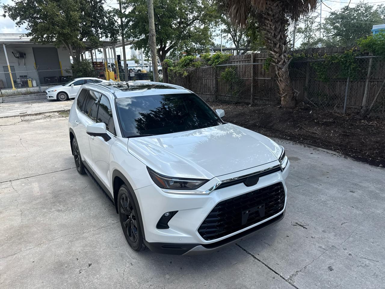 Toyota Grand Highlander Limited AWD 2024