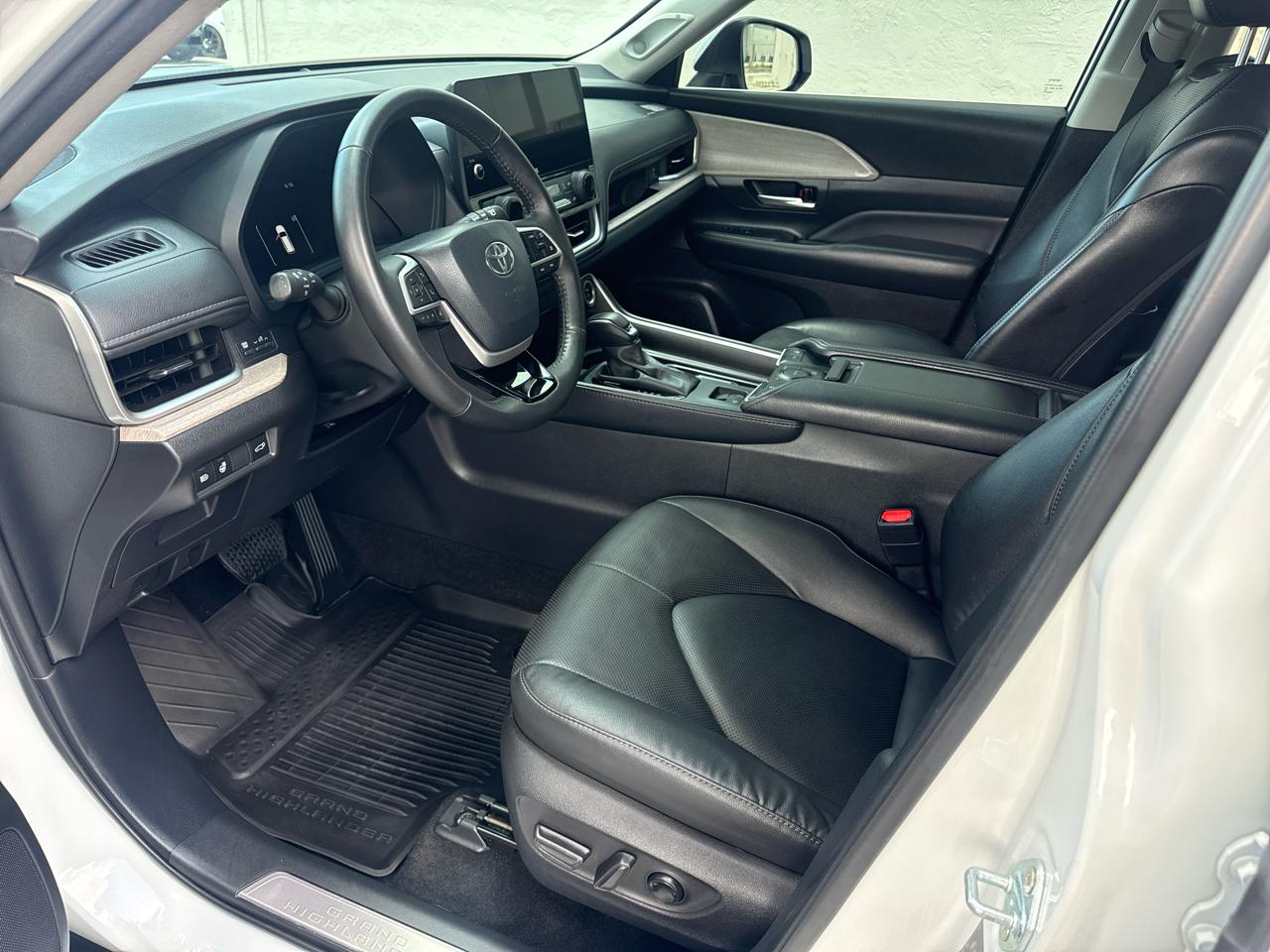 Toyota Grand Highlander Limited AWD 2024