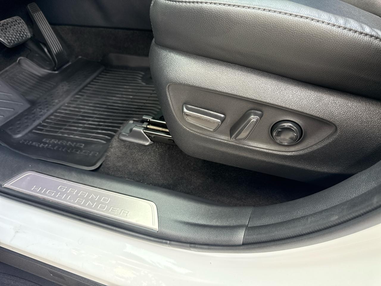 Toyota Grand Highlander Limited AWD 2024