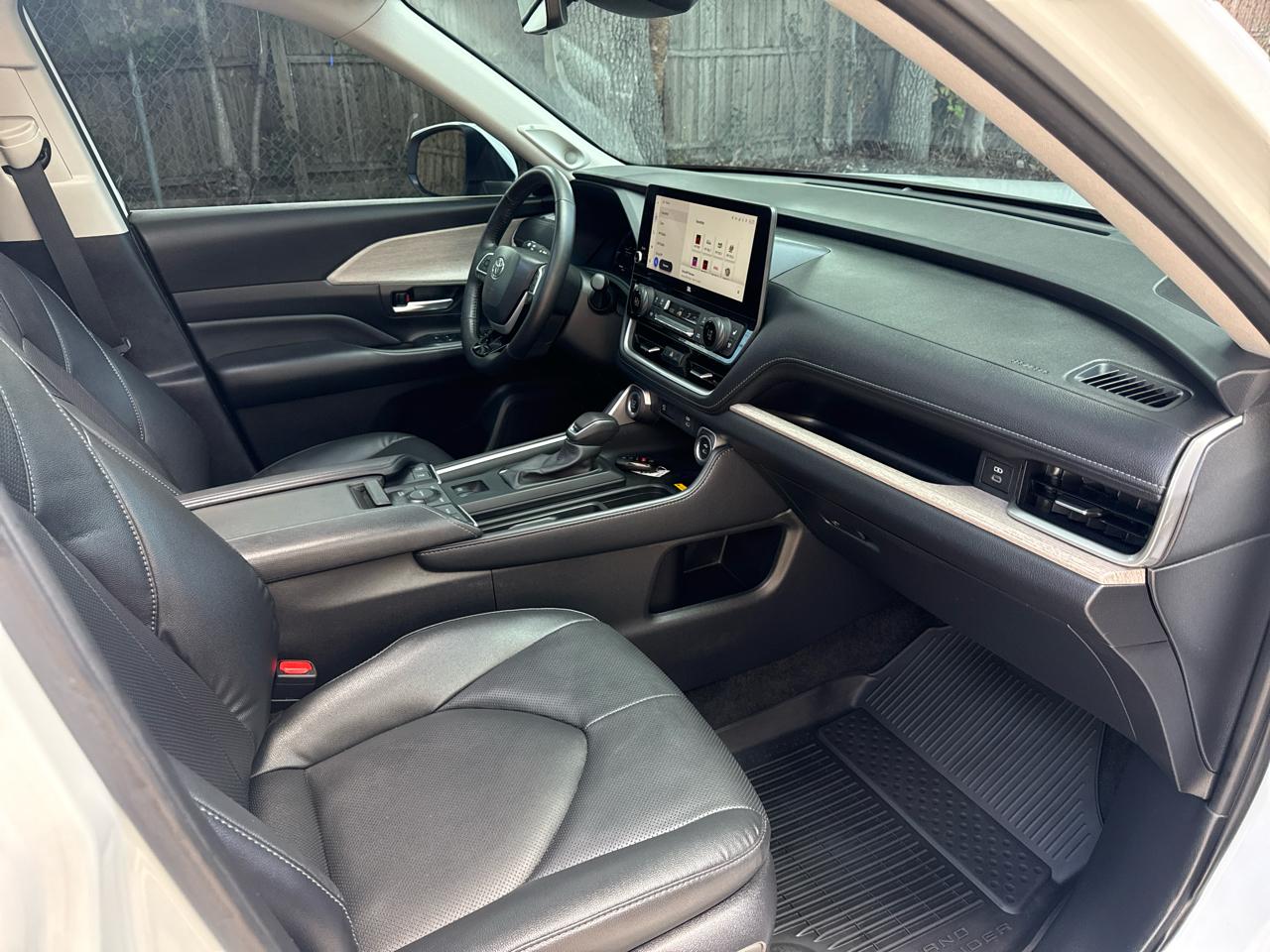 Toyota Grand Highlander Limited AWD 2024