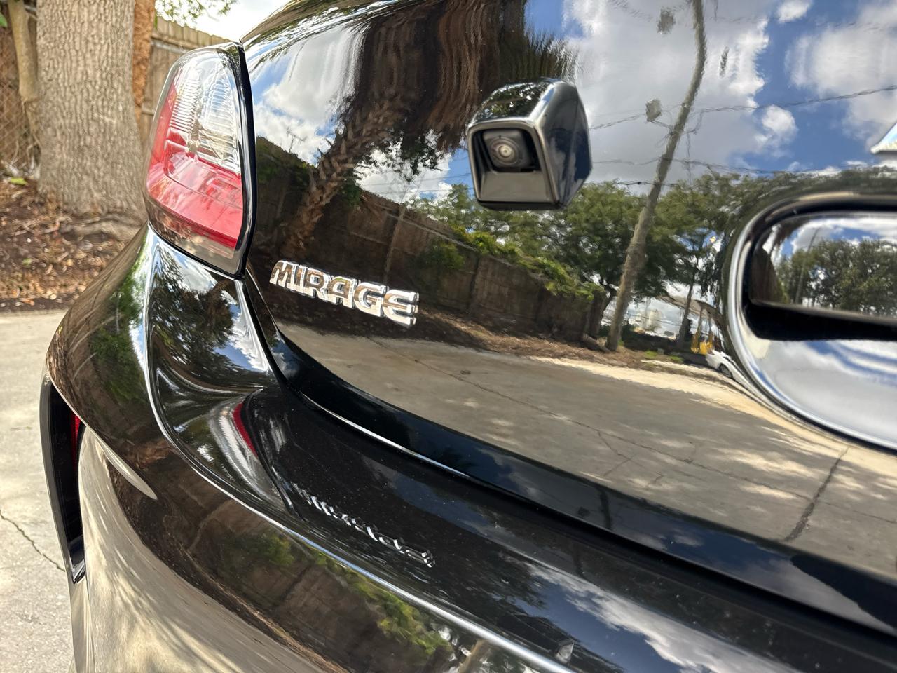 Mitsubishi Mirage ES 2024