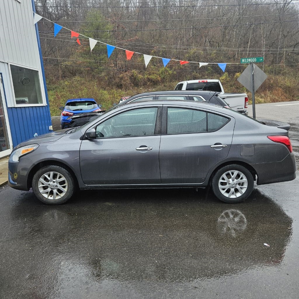 Nissan Versa  2018