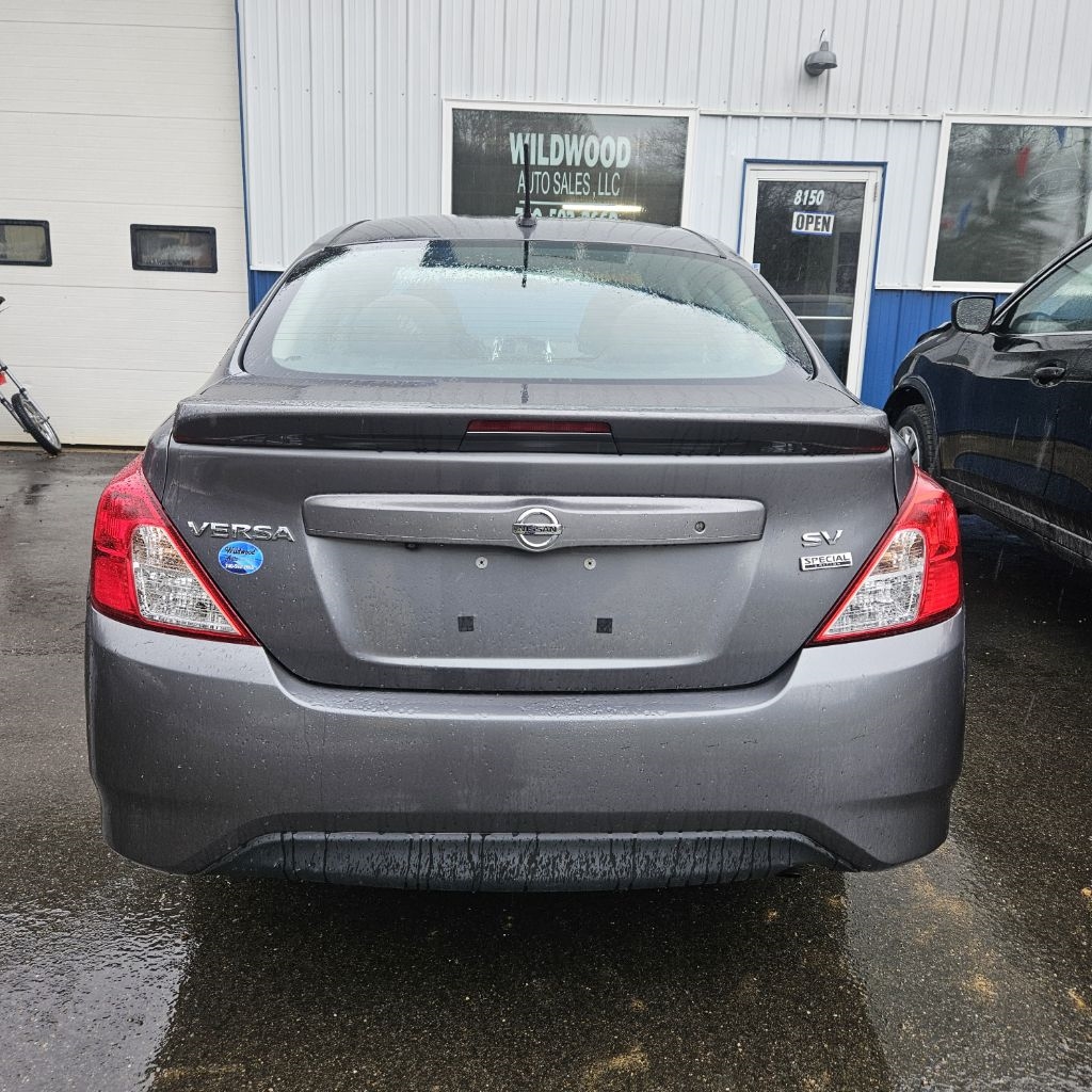 Nissan Versa  2018